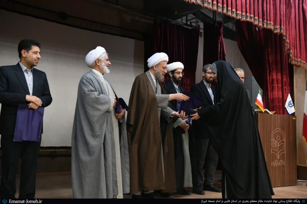 استقبال از دانشجومعلمان استعدادهای برتر قرآنی، علمی، فرهنگی، ورزشی و هنری ورودی ۱۴۰۴ دانشگاه فرهنگیان استان فارس در دیدار با آیت الله دژکام (نماینده ولی فقیه در استان فارس و امام جمعه شیراز)
 9