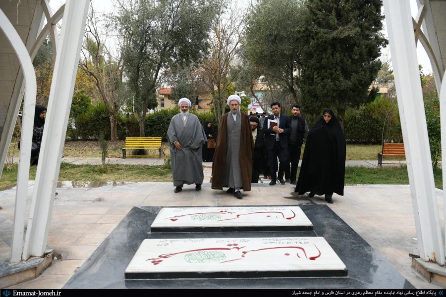 استقبال از دانشجومعلمان استعدادهای برتر قرآنی، علمی، فرهنگی، ورزشی و هنری ورودی ۱۴۰۴ دانشگاه فرهنگیان استان فارس در دیدار با آیت الله دژکام (نماینده ولی فقیه در استان فارس و امام جمعه شیراز)
 10