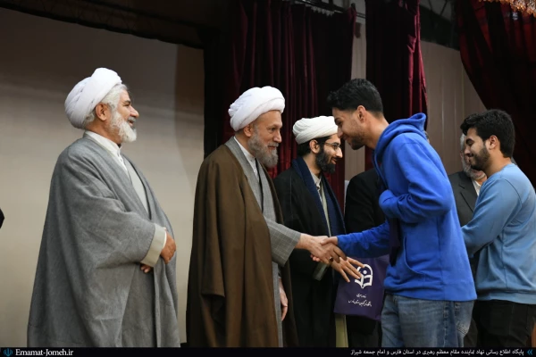 استقبال از دانشجومعلمان استعدادهای برتر قرآنی، علمی، فرهنگی، ورزشی و هنری ورودی ۱۴۰۴ دانشگاه فرهنگیان استان فارس در دیدار با آیت الله دژکام (نماینده ولی فقیه در استان فارس و امام جمعه شیراز)
 12