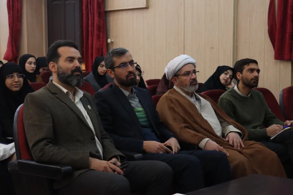 هم افزایی دانش و تعالی در دوره توانمندسازی دبیران کانون ها و انجمن های دانشجویی دانشگاه فرهنگیان فارس 5