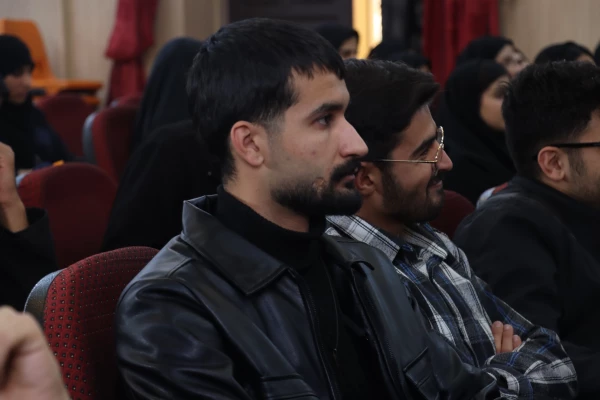 هم افزایی دانش و تعالی در دوره توانمندسازی دبیران کانون ها و انجمن های دانشجویی دانشگاه فرهنگیان فارس 34