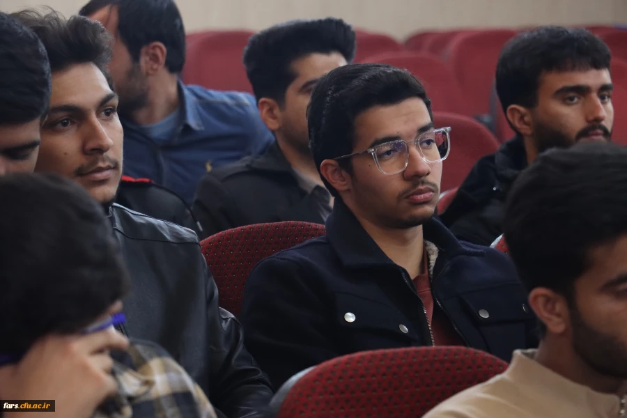 هم افزایی دانش و تعالی در دوره توانمندسازی دبیران کانون ها و انجمن های دانشجویی دانشگاه فرهنگیان فارس 42