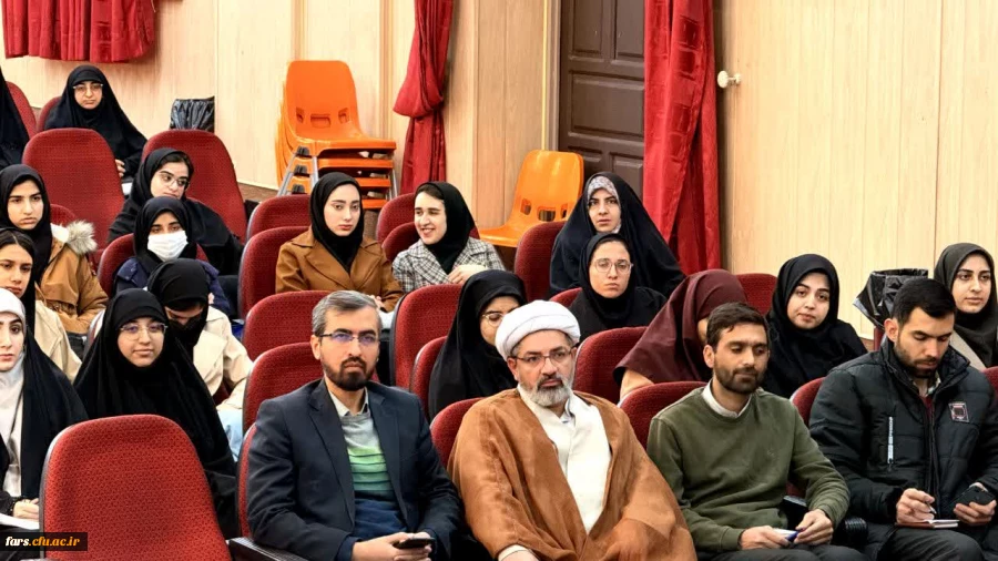 هم افزایی دانش و تعالی در دوره توانمندسازی دبیران کانون ها و انجمن های دانشجویی دانشگاه فرهنگیان فارس 45