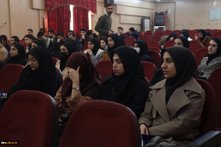 هم افزایی دانش و تعالی در دوره توانمندسازی دبیران کانون ها و انجمن های دانشجویی دانشگاه فرهنگیان فارس 48