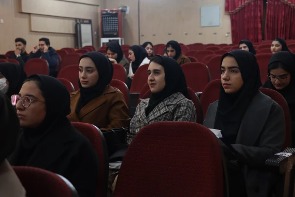 هم افزایی دانش و تعالی در دوره توانمندسازی دبیران کانون ها و انجمن های دانشجویی دانشگاه فرهنگیان فارس 49