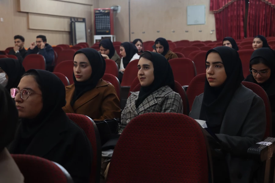 هم افزایی دانش و تعالی در دوره توانمندسازی دبیران کانون ها و انجمن های دانشجویی دانشگاه فرهنگیان فارس 49