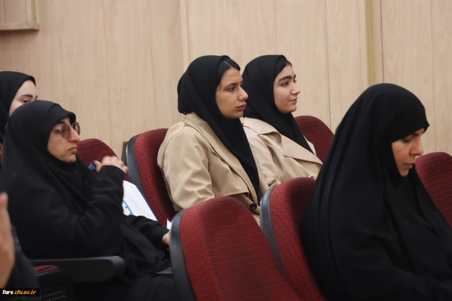 هم افزایی دانش و تعالی در دوره توانمندسازی دبیران کانون ها و انجمن های دانشجویی دانشگاه فرهنگیان فارس 50