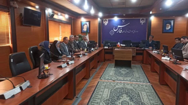 نشست ماهانه کمیته راهبری کارورزی با هدف تعمیق همکاری های اداره کل و نواحی تابعه
 4