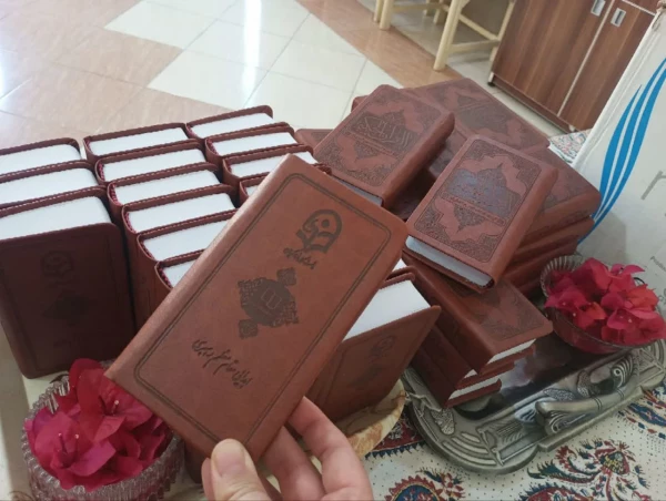 توزیع قرآن های اهدایی مقام معظم رهبری دانشگاه فرهنگیان فارس – واحد سلمان فارسی 2