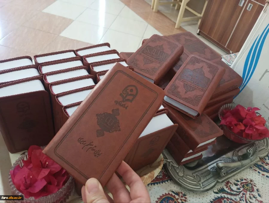 توزیع قرآن های اهدایی مقام معظم رهبری دانشگاه فرهنگیان فارس – واحد سلمان فارسی 2