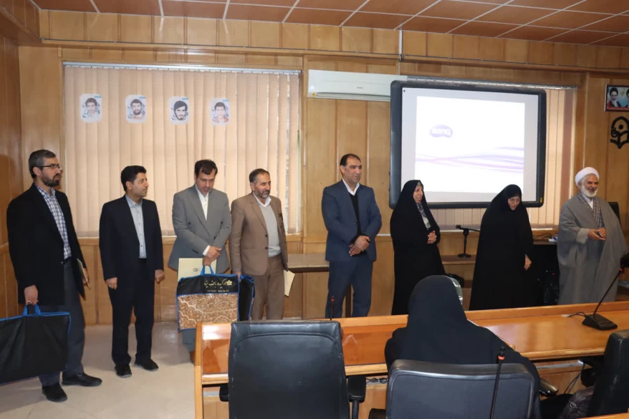 نشست علمی _ترویجی «بصیرت در دنیای امروز» با تأکید بر نقش اساتید در دانشگاه فرهنگیان فارس 14