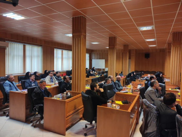 نشست علمی _ترویجی «بصیرت در دنیای امروز» با تأکید بر نقش اساتید در دانشگاه فرهنگیان فارس 18