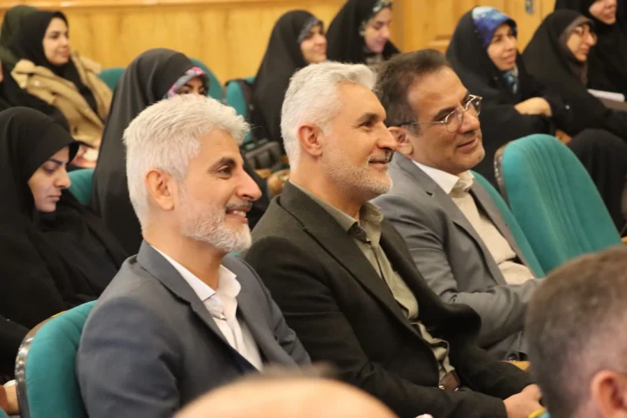 برگزاری کارگاه "خودسازی، جامعه پردازی و تمدن سازی" با هدف تبیین جایگاه دانشگاه فرهنگیان در تربیت نسل آینده  4