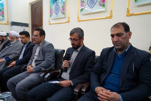 "دیدار اعضای هیئت علمی دانشگاه فرهنگیان استان فارس با تولیت محترم آستان مقدس حضرت شاهچراغ علیه السلام"؛
 2