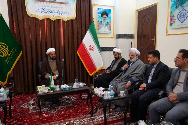 "دیدار اعضای هیئت علمی دانشگاه فرهنگیان استان فارس با تولیت محترم آستان مقدس حضرت شاهچراغ علیه السلام"؛
 4