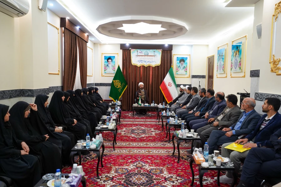 "دیدار اعضای هیئت علمی دانشگاه فرهنگیان استان فارس با تولیت محترم آستان مقدس حضرت شاهچراغ علیه السلام"؛
 5