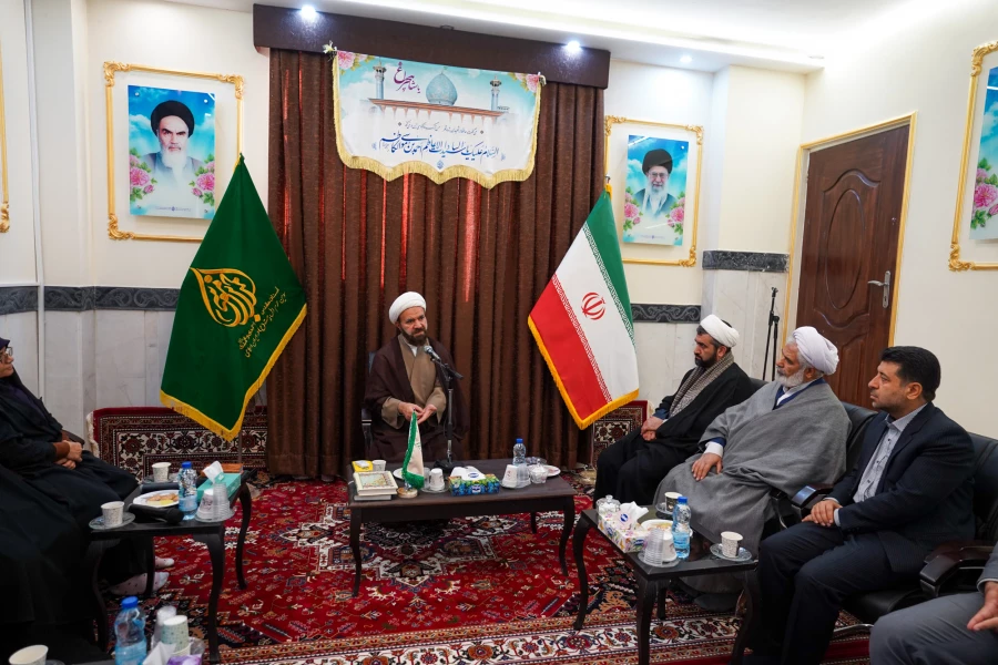 "دیدار اعضای هیئت علمی دانشگاه فرهنگیان استان فارس با تولیت محترم آستان مقدس حضرت شاهچراغ علیه السلام"؛
 6