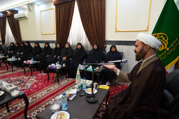 "دیدار اعضای هیئت علمی دانشگاه فرهنگیان استان فارس با تولیت محترم آستان مقدس حضرت شاهچراغ علیه السلام"؛
 8