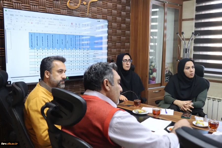 ساختار جدید سازمانی دانشگاه فرهنگیان فارس در سه دانشکده علوم انسانی،علوم تربیتی و علوم پایه و چهار معاونت برنامه ریزی و توسعه منابع،آموزش و پژوهش،امور دانشجویان و فرهنگی،تربیتی مستقر می شود. 3