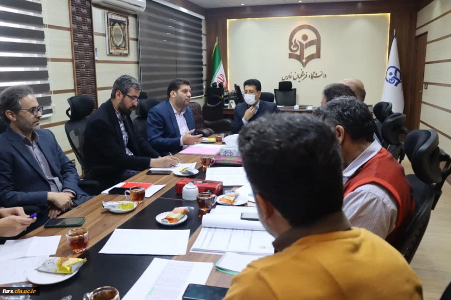 ساختار جدید سازمانی دانشگاه فرهنگیان فارس در سه دانشکده علوم انسانی،علوم تربیتی و علوم پایه و چهار معاونت برنامه ریزی و توسعه منابع،آموزش و پژوهش،امور دانشجویان و فرهنگی،تربیتی مستقر می شود. 4