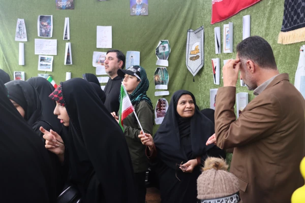 حضور پرشور خانواده دانشگاه فرهنگیان استان فارس در راهپیمایی روز جهانی قدس ۱۴۰۴ 
 6