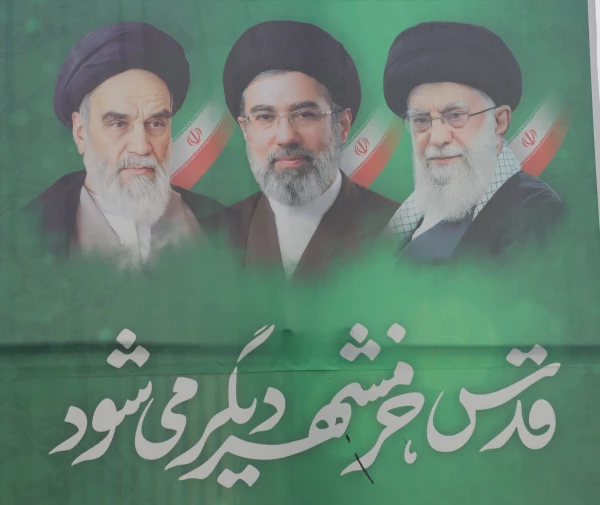 حضور پرشور خانواده دانشگاه فرهنگیان استان فارس در راهپیمایی روز جهانی قدس ۱۴۰۴ 
 10
