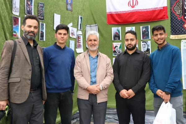 حضور پرشور خانواده دانشگاه فرهنگیان استان فارس در راهپیمایی روز جهانی قدس ۱۴۰۴ 
 14