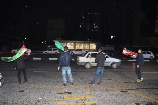  دانشگاه فرهنگیان فارس پای کار ایران ایستاده است  
 3