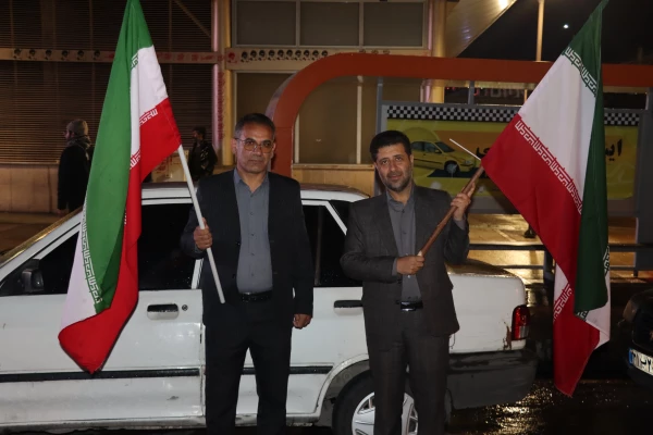  دانشگاه فرهنگیان فارس پای کار ایران ایستاده است  
 3