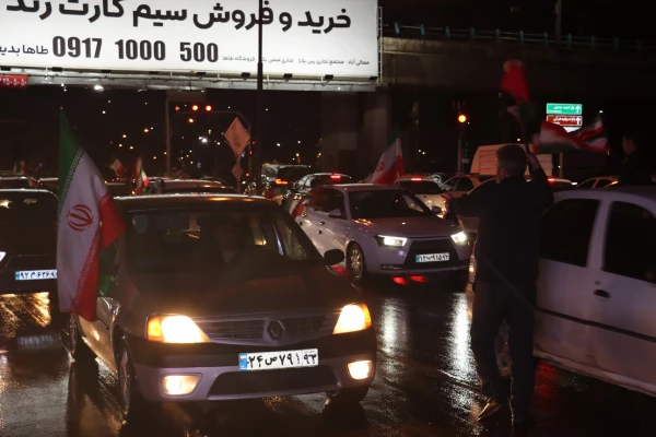  دانشگاه فرهنگیان فارس پای کار ایران ایستاده است  
 4