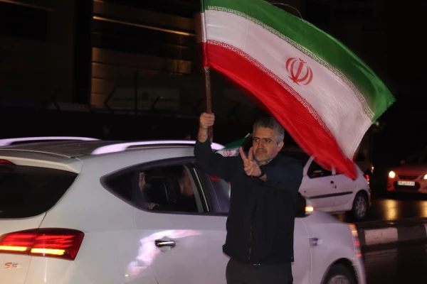  دانشگاه فرهنگیان فارس پای کار ایران ایستاده است  
 7