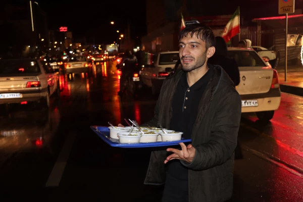  دانشگاه فرهنگیان فارس پای کار ایران ایستاده است  
 9
