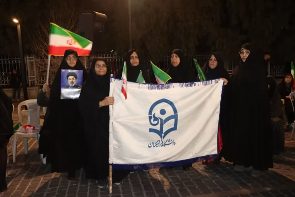  اجتماع عظیم دانشگاهیان استان فارس در پی شهادت قائد امت؛ رهبر شهید انقلاب اسلامی حضرت آیت الله العظمی امام خامنه ای (قدس سره الشریف) و بیعت با رهبر عالیقدر و عظیم الشأن انقلاب اسلامی حضرت آیت الله العظمی امام سید مجتبی خامنه ای (حفظه الله) 4