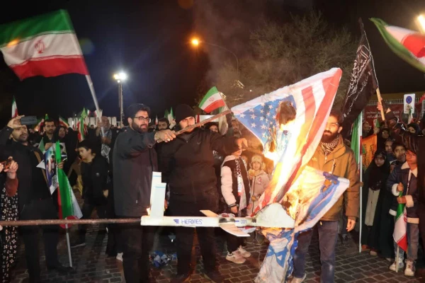  اجتماع عظیم دانشگاهیان استان فارس در پی شهادت قائد امت؛ رهبر شهید انقلاب اسلامی حضرت آیت الله العظمی امام خامنه ای (قدس سره الشریف) و بیعت با رهبر عالیقدر و عظیم الشأن انقلاب اسلامی حضرت آیت الله العظمی امام سید مجتبی خامنه ای (حفظه الله) 10