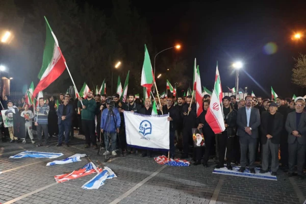  اجتماع عظیم دانشگاهیان استان فارس در پی شهادت قائد امت؛ رهبر شهید انقلاب اسلامی حضرت آیت الله العظمی امام خامنه ای (قدس سره الشریف) و بیعت با رهبر عالیقدر و عظیم الشأن انقلاب اسلامی حضرت آیت الله العظمی امام سید مجتبی خامنه ای (حفظه الله) 20