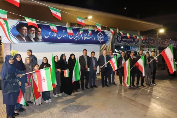 ️فعالیت موکب دانشگاه فرهنگیان فارس، با همراهی اساتید، کارکنان و دانشجویان، همچنان ادامه دارد.  2