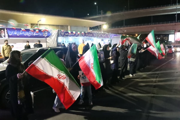 به همت معاونت فرهنگی تربیتی دانشگاه فرهنگیان و با مشارکت دانشکده علوم انسانی و بسیج دانشجویی، *موکب فرهنگی دانشکده* با هدف ترویج معارف دینی، تقویت روحیه خدمت رسانی و ایجاد فضایی معنوی و خانوادگی برای دانشجویان، کارکنان و عموم مردم برپا شد. 2