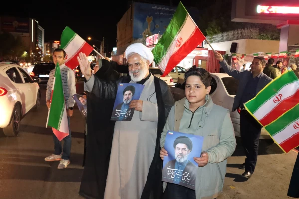 به همت معاونت فرهنگی تربیتی دانشگاه فرهنگیان و با مشارکت دانشکده علوم انسانی و بسیج دانشجویی، *موکب فرهنگی دانشکده* با هدف ترویج معارف دینی، تقویت روحیه خدمت رسانی و ایجاد فضایی معنوی و خانوادگی برای دانشجویان، کارکنان و عموم مردم برپا شد. 5