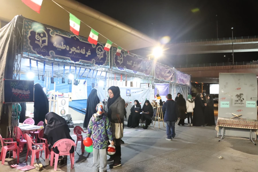 به همت معاونت فرهنگی تربیتی دانشگاه فرهنگیان و با مشارکت دانشکده علوم انسانی و بسیج دانشجویی، *موکب فرهنگی دانشکده* با هدف ترویج معارف دینی، تقویت روحیه خدمت رسانی و ایجاد فضایی معنوی و خانوادگی برای دانشجویان، کارکنان و عموم مردم برپا شد. 6
