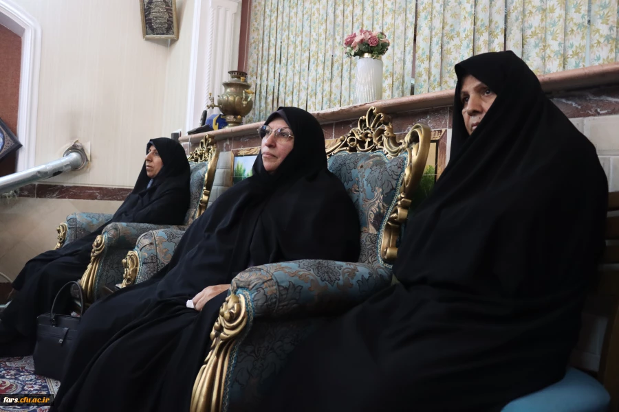 دیدار مسئولان دانشگاه فرهنگیان فارس با خانواده شهید عباس عرفانی فر
 6