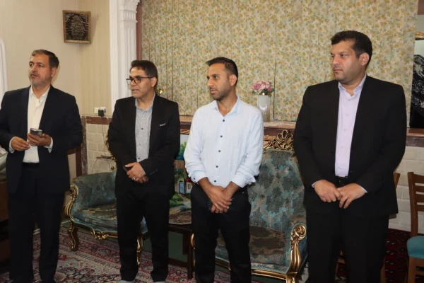 دیدار مسئولان دانشگاه فرهنگیان فارس با خانواده شهید عباس عرفانی فر
 2
