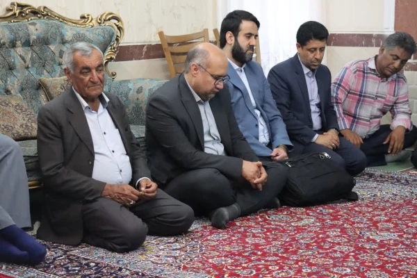 دیدار مسئولان دانشگاه فرهنگیان فارس با خانواده شهید عباس عرفانی فر
 11