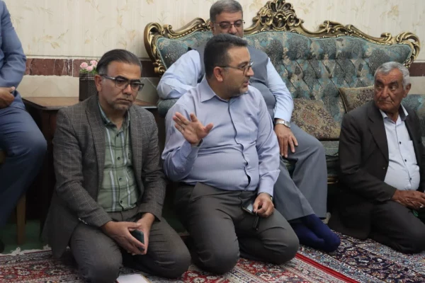 دیدار مسئولان دانشگاه فرهنگیان فارس با خانواده شهید عباس عرفانی فر
 12