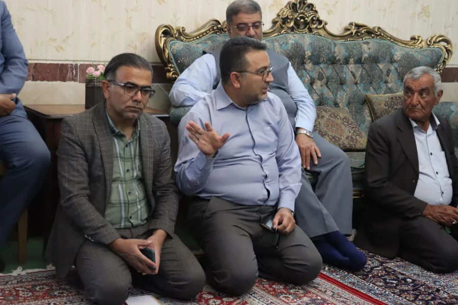 دیدار مسئولان دانشگاه فرهنگیان فارس با خانواده شهید عباس عرفانی فر
 12