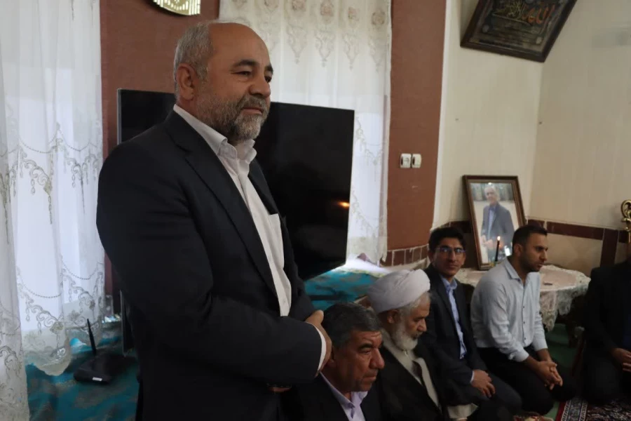 دیدار مسئولان دانشگاه فرهنگیان فارس با خانواده شهید عباس عرفانی فر
 15