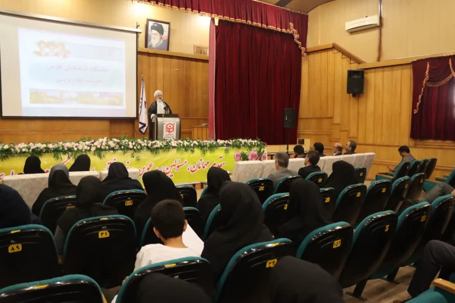 مراسم تقدیر از مشاوران دانشگاه فرهنگیان استان فارس در دانشکده علوم تربیتی برگزار شد 
 6