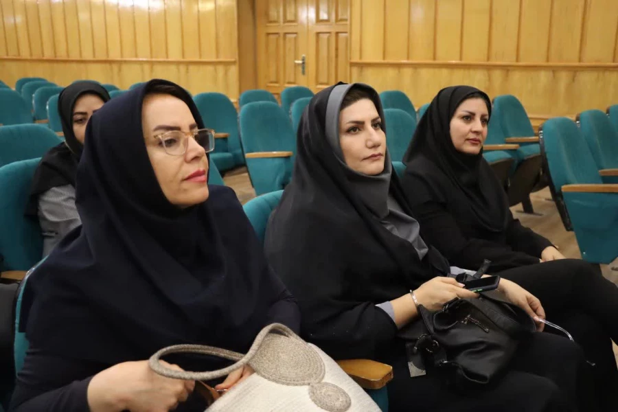 مراسم تقدیر از مشاوران دانشگاه فرهنگیان استان فارس در دانشکده علوم تربیتی برگزار شد 
 12
