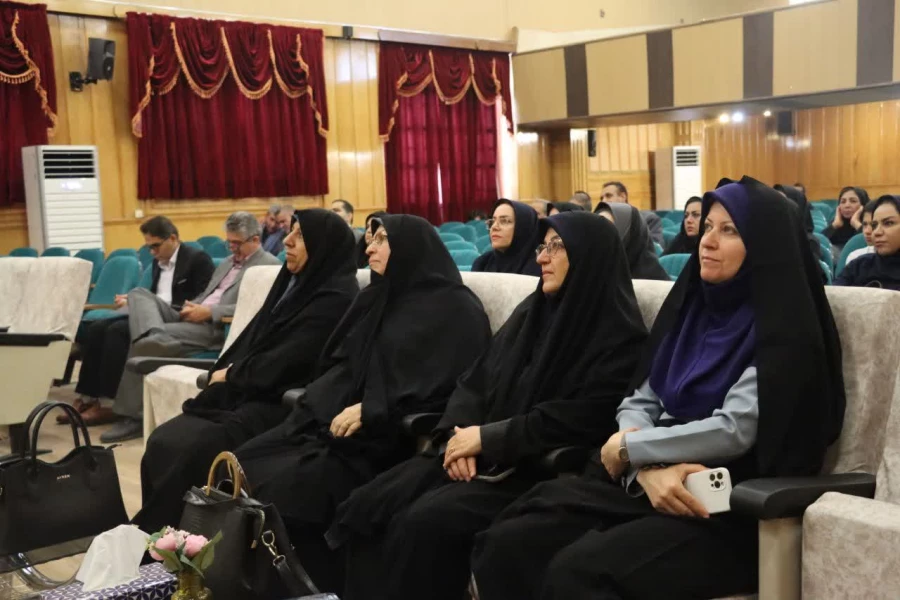 مراسم تقدیر از مشاوران دانشگاه فرهنگیان استان فارس در دانشکده علوم تربیتی برگزار شد 
 13