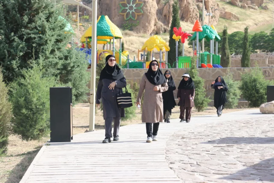  برگزاری همایش پیاده روی «سلامت و قدردانی» در شیراز  
 6