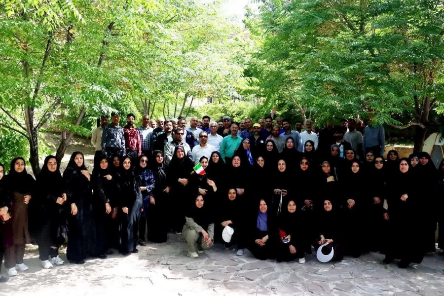  برگزاری همایش پیاده روی «سلامت و قدردانی» در شیراز  
 14